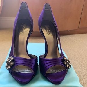 Marciano purple multi satin heels!